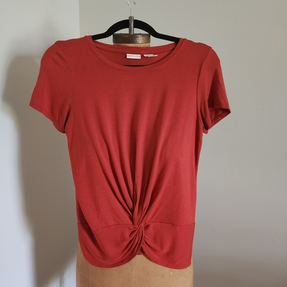 Max Studio Size Small - Picture 4 of 5